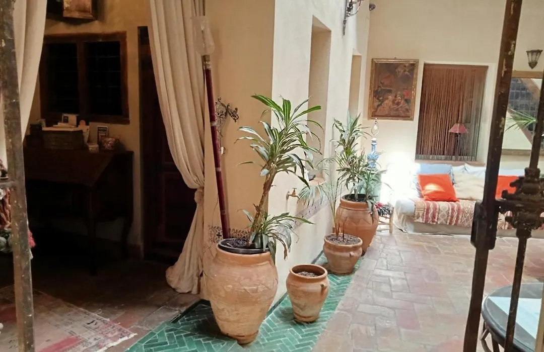 Hostal Casa Del Buen Viaje-1